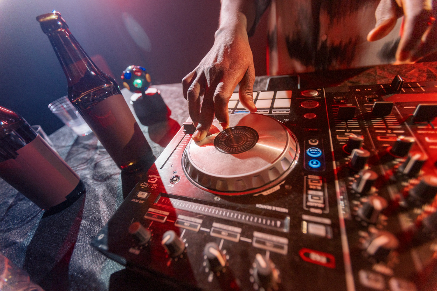 Puzzle Fiesta con DJ