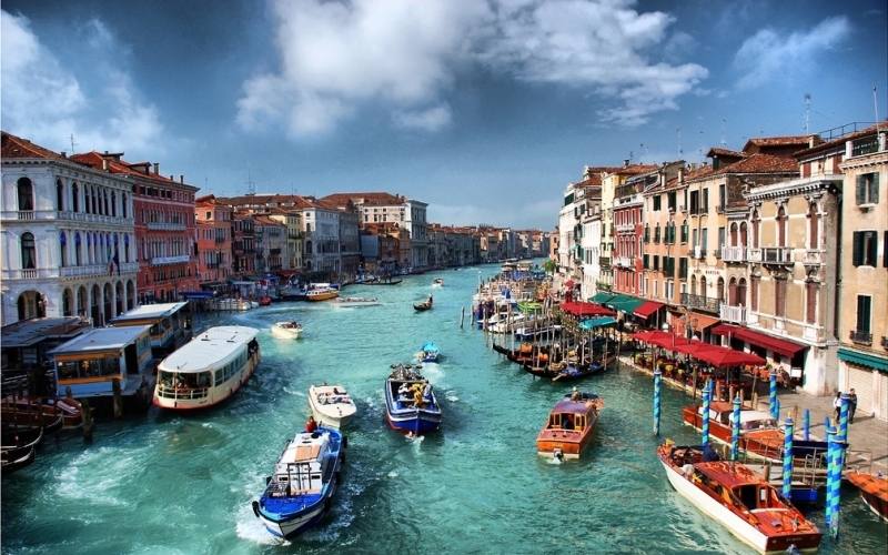 Puzzle Barcos en Venecia