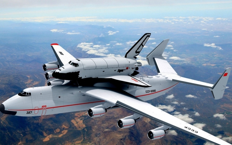 Puzzle Transbordador espacial sobre avión